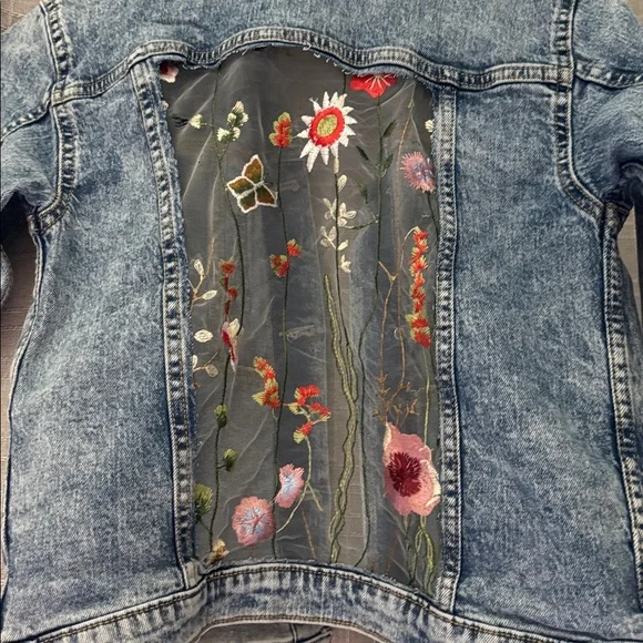 Floral Upcycled Embroidered Denim Jacket size small - Picture 7 of 10